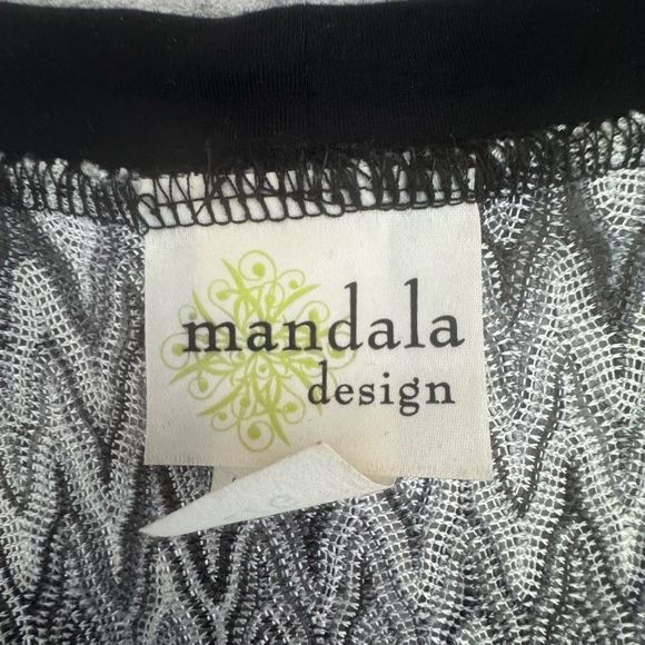 Black & White Mandala Design Dress - L - Picture 2 of 8
